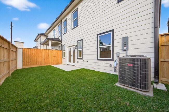 Building Photo - 12319 New Jordan Ln