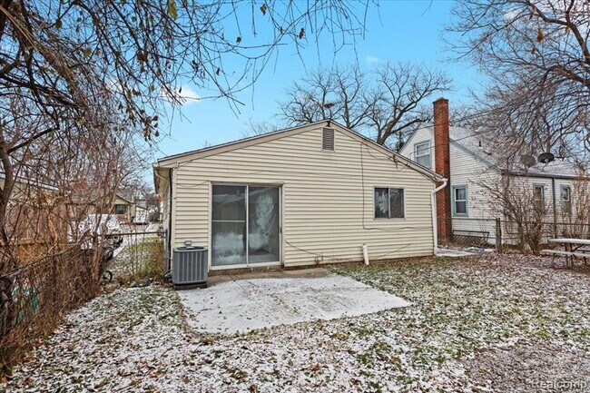 Building Photo - 5952 Banner St