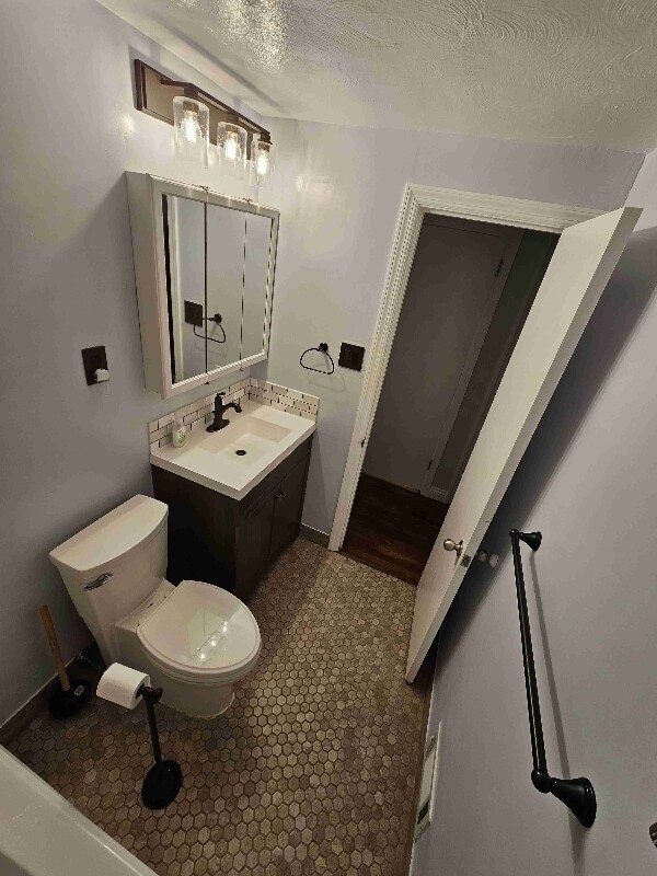 Building Photo - 1606 Greentree Rd