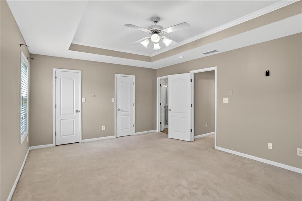 Building Photo - 230 Valley Xing