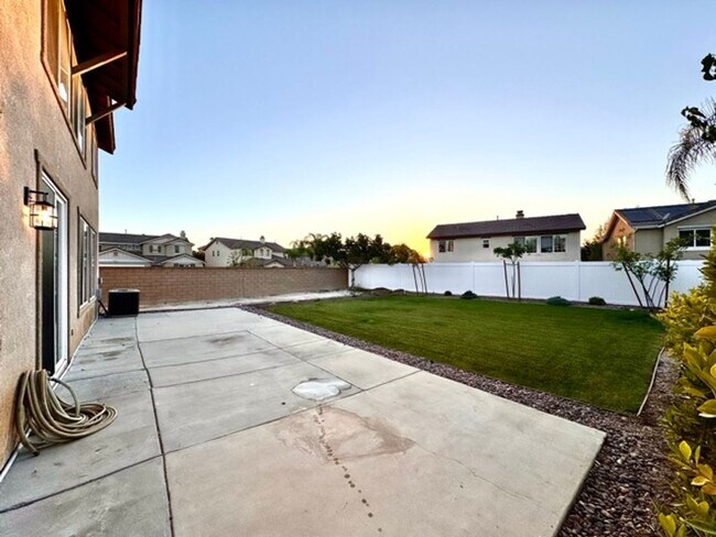 Building Photo - Beautiful 4 bedroom two story house with RV parking for LEASE in Murrieta!