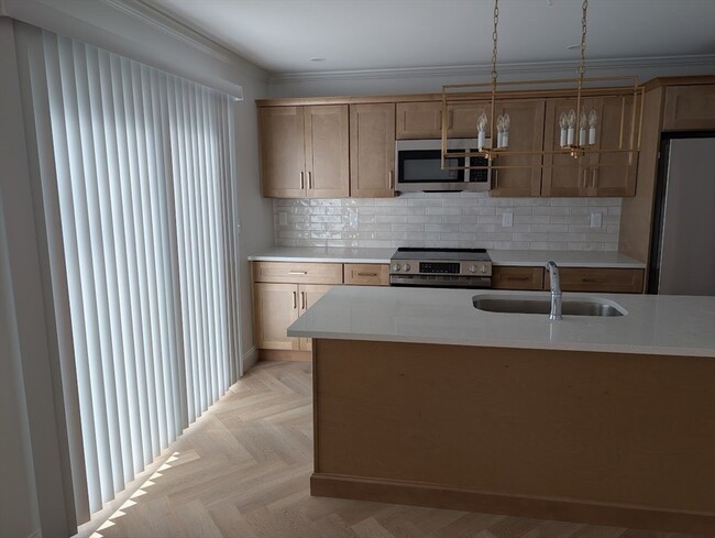 Building Photo - 778 S Main St