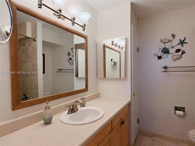 Building Photo - 3100 NE 49th St