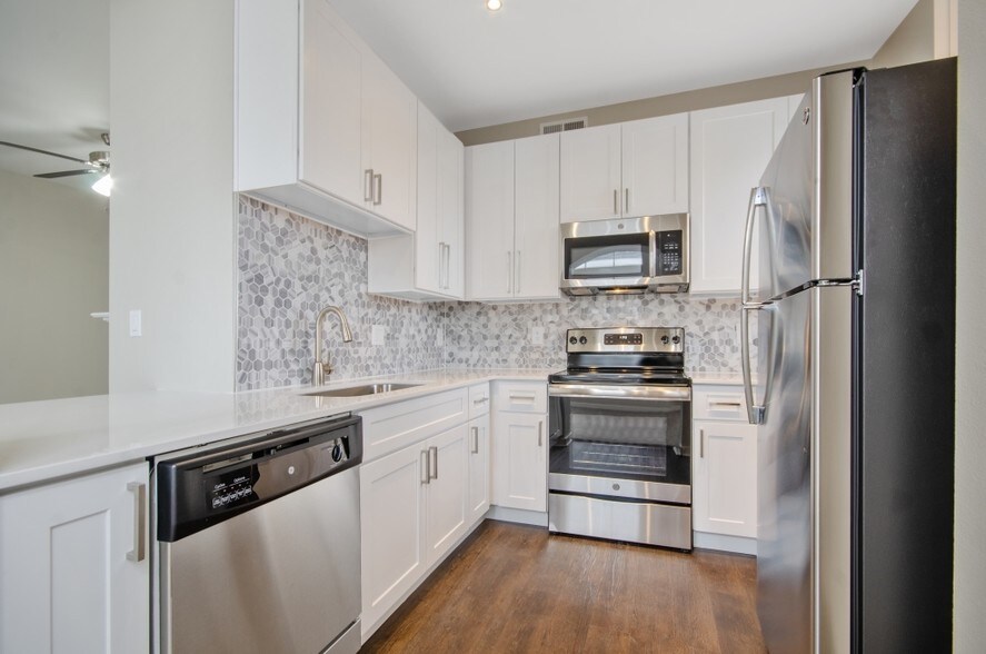 The Flatiron District at Austin Ranch The Colony, TX Apartment Finder