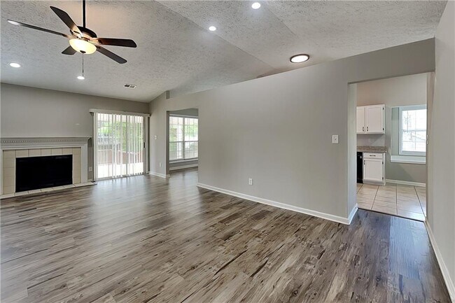 Building Photo - 4018 River Rock Way