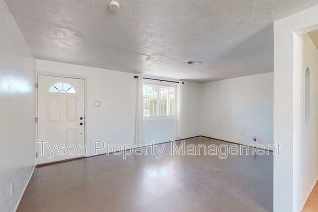 Building Photo - 3321 Cardenas Dr NE