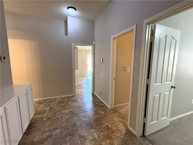 Building Photo - 1044 Thornfield Ln