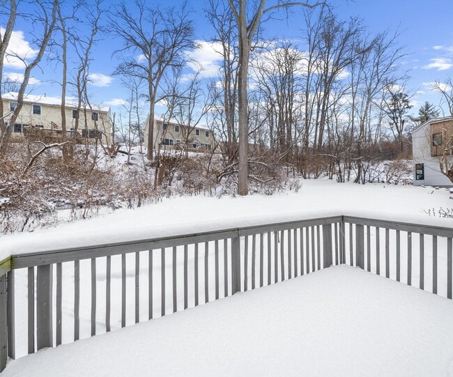 Building Photo - 905 Wildt St