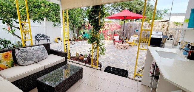 Building Photo - 814 67th St S