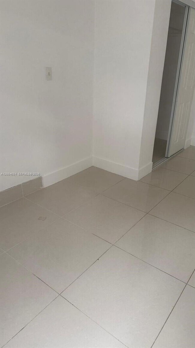 Building Photo - 1800 NW 18th Terrace