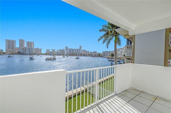 Building Photo - 462 Golden Isles Dr
