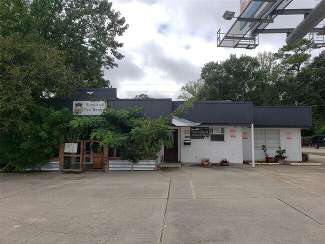 Building Photo - 26519 I-45