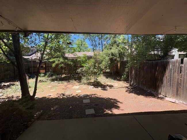Building Photo - 1721 N Fairway Dr