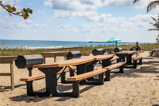 Building Photo - 4900 N Ocean Blvd