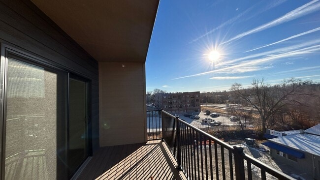 Building Photo - Elkhorn Landing Rentals (20605 Elkhorn Dr.)