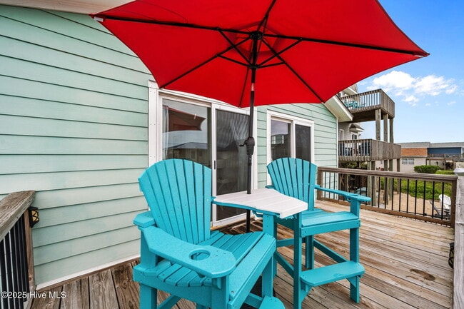 Building Photo - 2660 Island Dr