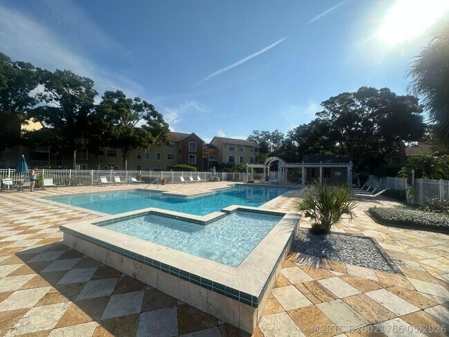 Building Photo - 225 S Tropical Trail