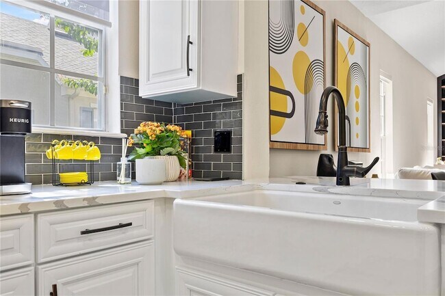 Building Photo - 11342 S Camden Commons Dr