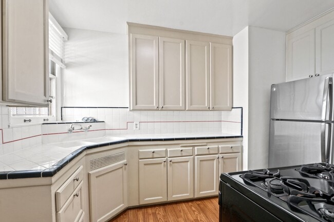 Primary Photo - 1525 S Beverly Dr