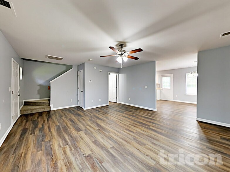 Building Photo - 1204 Thompson Ave