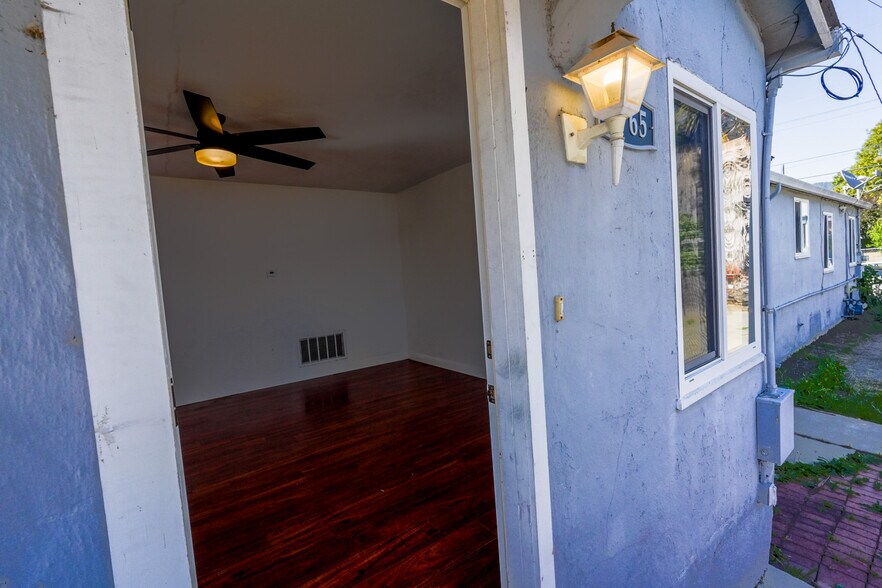 Building Photo - 3765 Angelo Ave