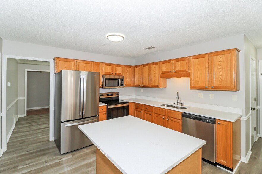 Building Photo - 1522 Appling Wood Cove S