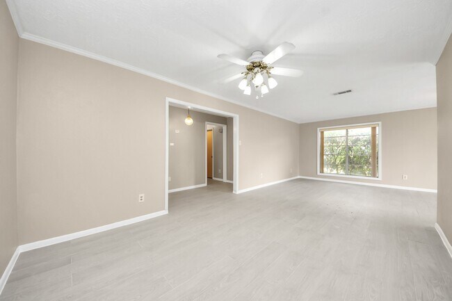 Building Photo - 1307 Glen Echo Dr