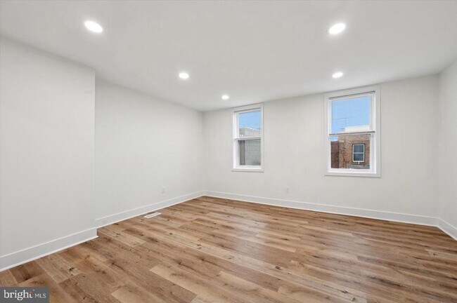 Building Photo - 1145 S 15th St
