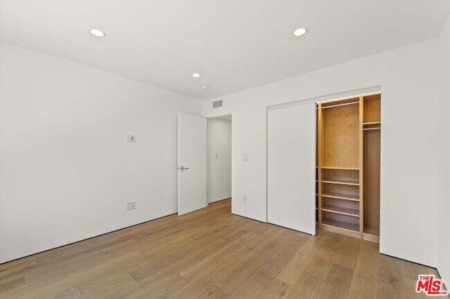 Building Photo - 13336 Maxella Ave
