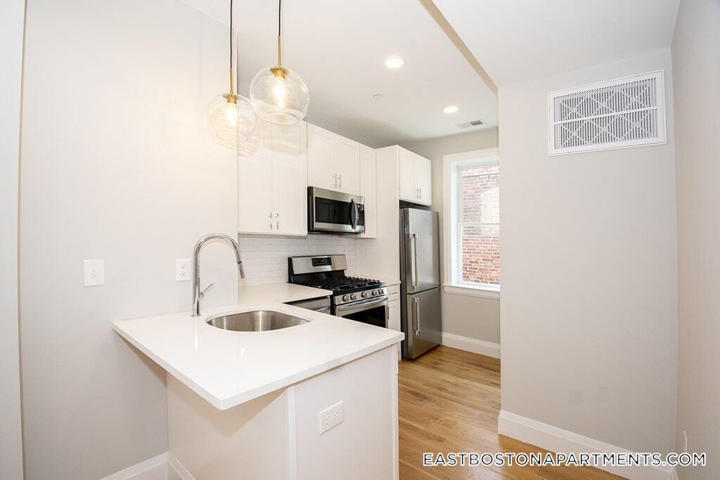 Building Photo - 58 Frankfort St