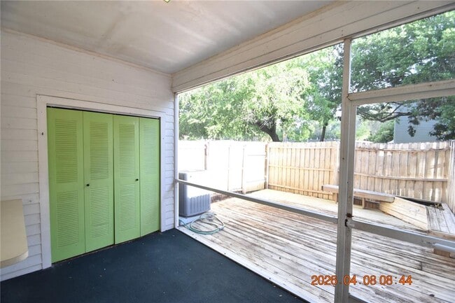 Building Photo - 2701 Penzance St