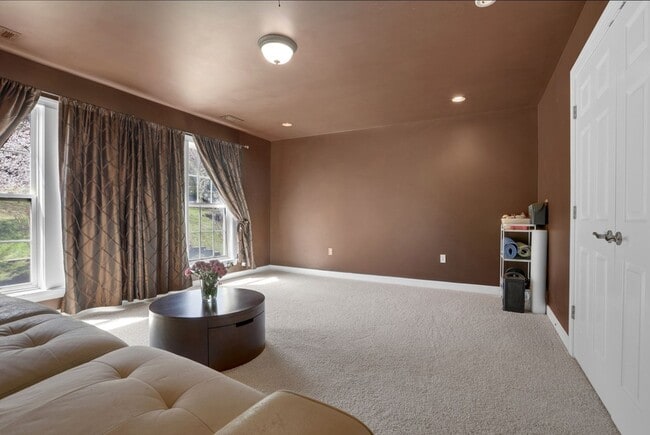 Building Photo - 3005 Coral Bell Ln