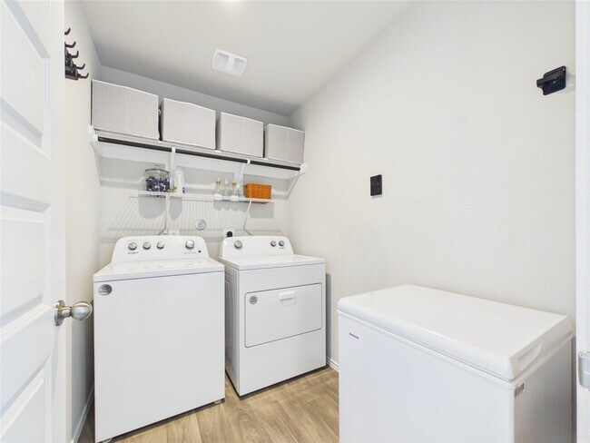 Building Photo - 11020 33rd Ave N