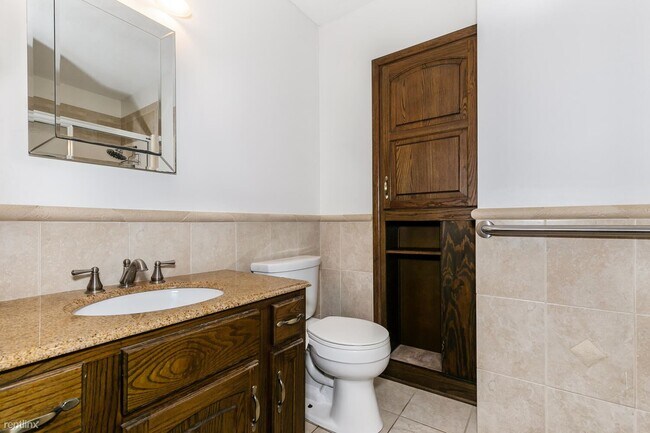 Building Photo - 3 br, 3 bath House - 1306 N Brookfield Ln