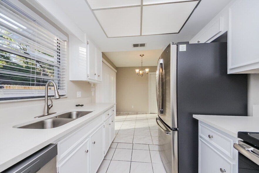 Building Photo - 1410 Orchid Ln