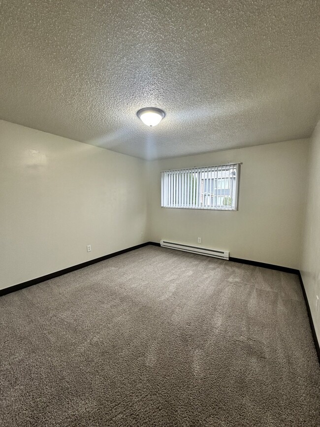 Building Photo - 2 - Bedroom Apartment, Down Stairs, Near T...