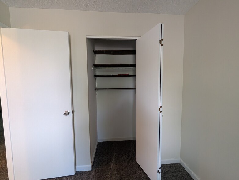 Building Photo - 3784 Cedarwood Ct