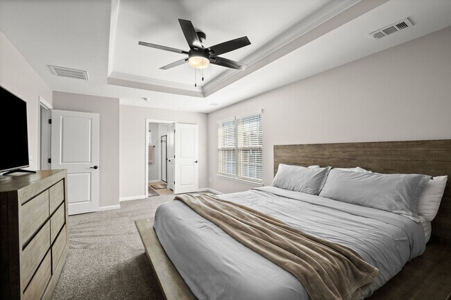 Building Photo - Beautifully Updated 3-Bedroom Home in Fairway Farms with Bonus Room & Fenced Backyard