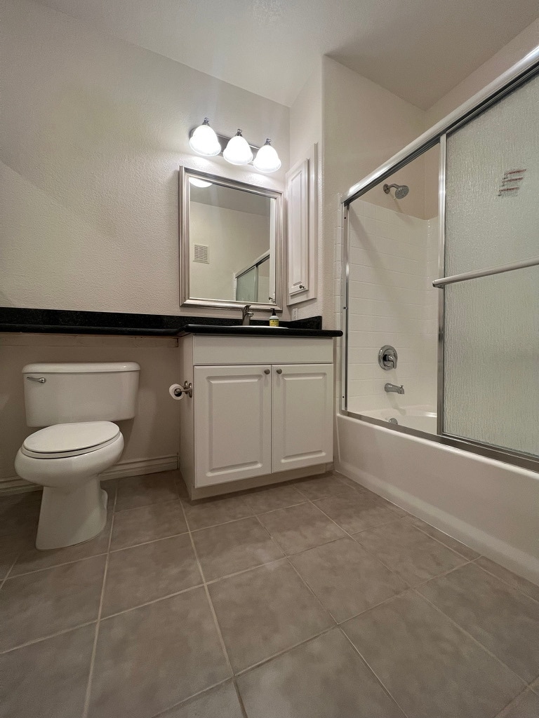 Bathroom - 4155 Executive Dr