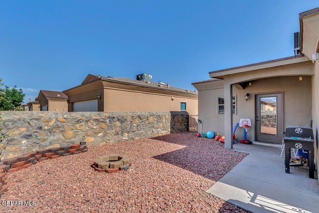 Building Photo - 12921 Hueco Cave Dr