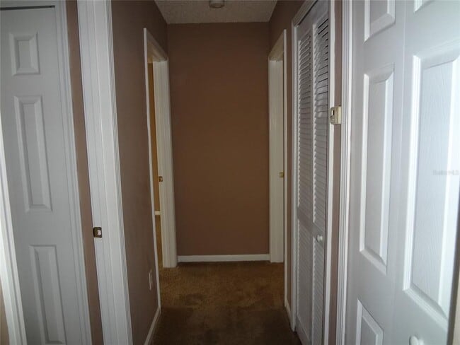 Building Photo - 6 Buffalo Grove Dr