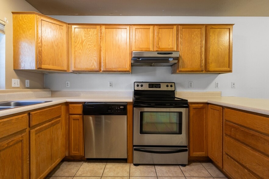 Building Photo - 1208 W 160 N