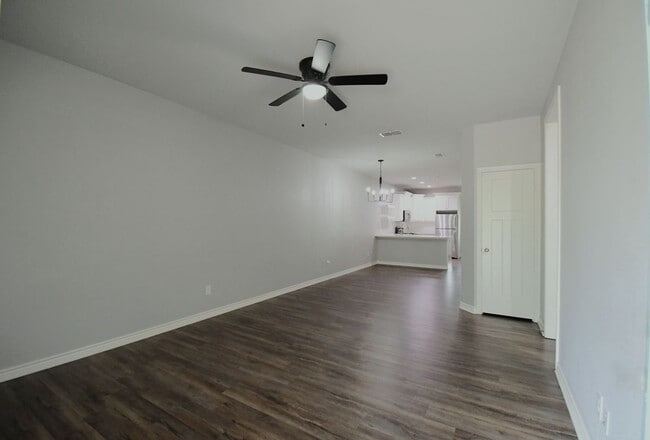 Building Photo - Gorgeous 3 Bedroom, 2 Bath Duplex in Arp