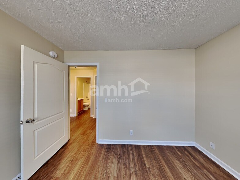 Building Photo - 803 Buckhaven Dr