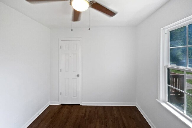 Building Photo - 10014 Hardesty Ave