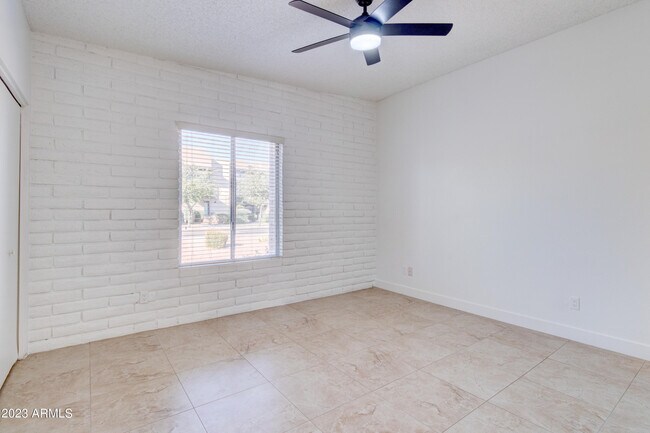 Building Photo - 1297 W 5th St