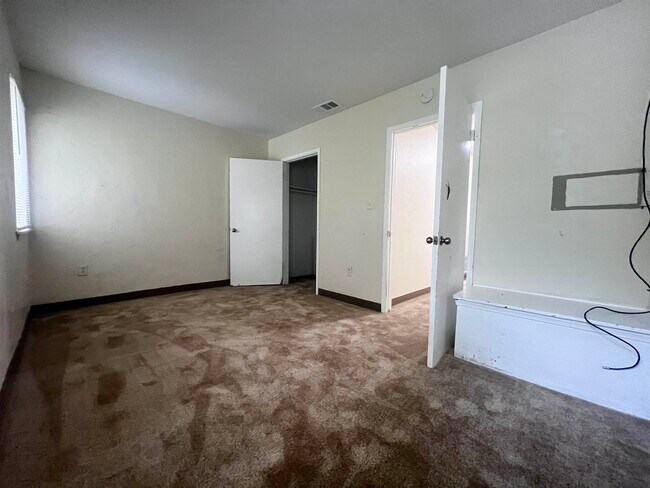 Building Photo - 3720 Rock Brook Dr