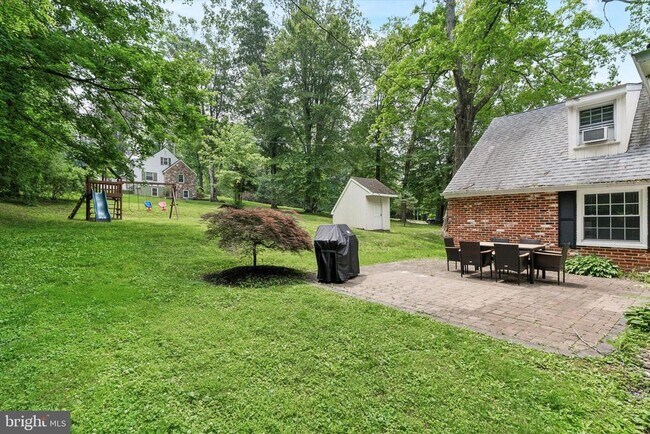Building Photo - 903 Sulgrave Ln