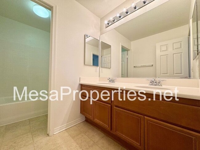 Building Photo - 11845 Elliot Way