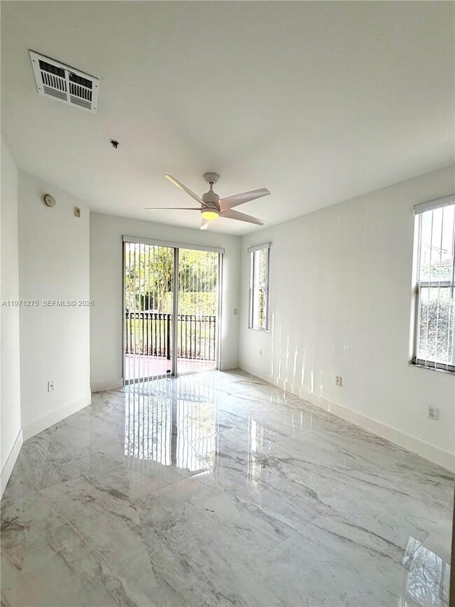 Building Photo - 4402 SW 160th Ave